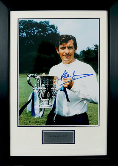 Alan Mullery signed photo Tottenham Hotspurs - Memorabilia Framers Shop